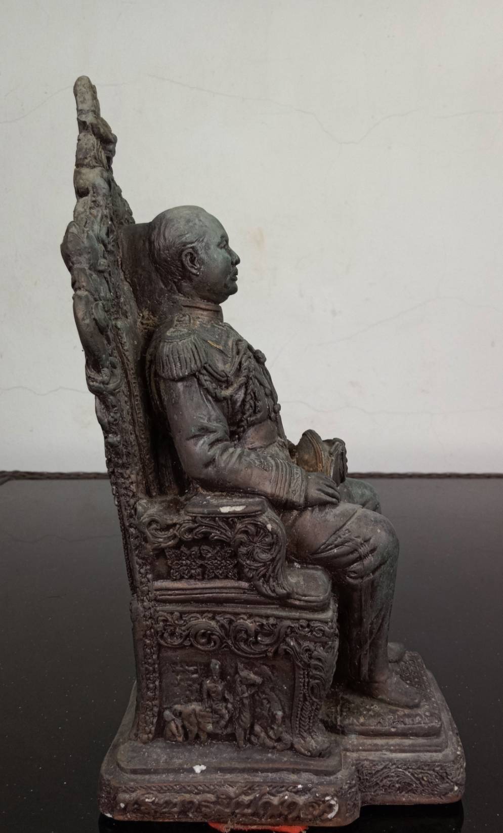 581.พระบรมรูปหล่อในหลวงรัชกาลที่ 5 พระบาทสมเด็จพระปรมินทรมหาจุฬาลงกรณ์ พระจุลจอมเกล้าเจ้าอยู่หัว ทรงประทับนั่งบัลลังก์