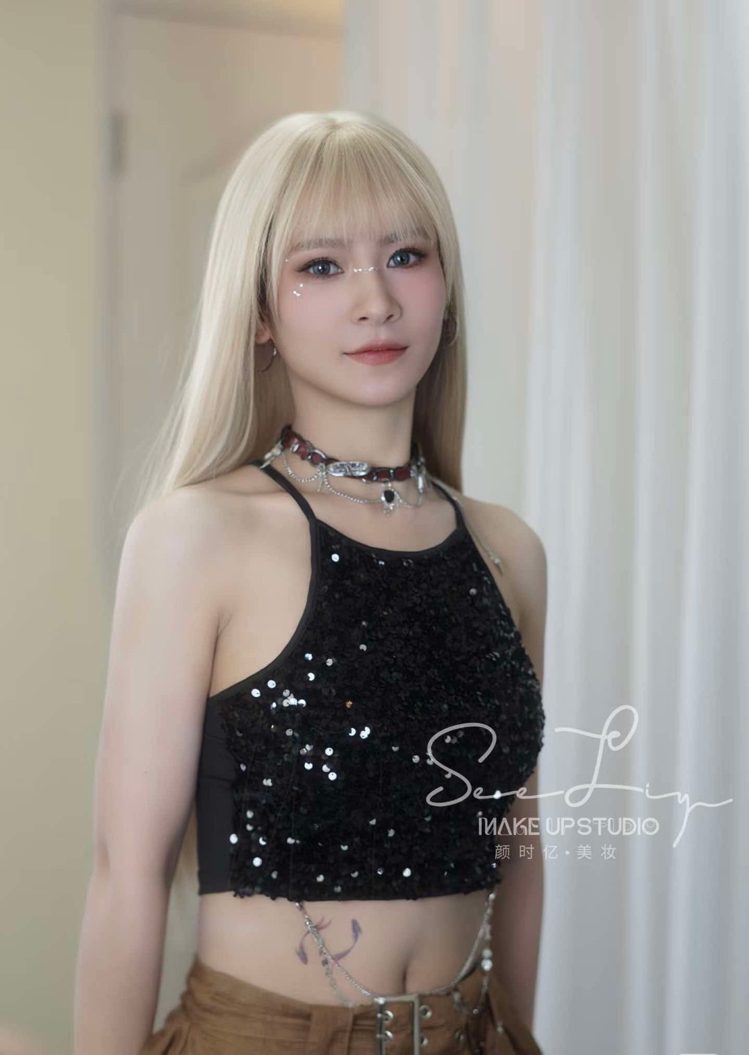 เสื้อวิ๊ง สายเดี่ยว เลื่อม ECM สีดำ + โซ่เอว CN43359 พร้อมส่ง