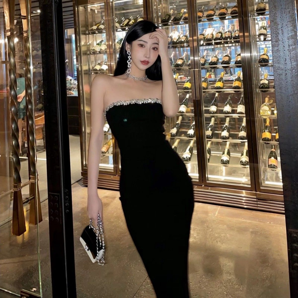 เดรสดำเกาะอกยาว แต่งอะไหล่เพชร รหัส CN1131