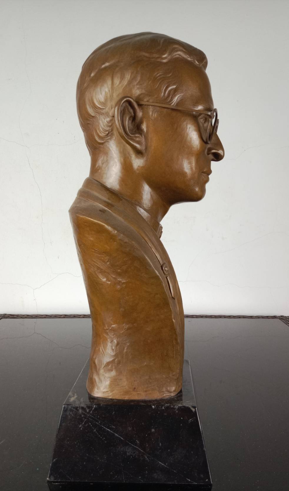 43.พระบรมรูปหล่อครึ่งพระองค์ในหลวงรัชกาลที่9 พระบาทสมเด็จพระปรมินทรมหาภูมิพลอดุลยเดช