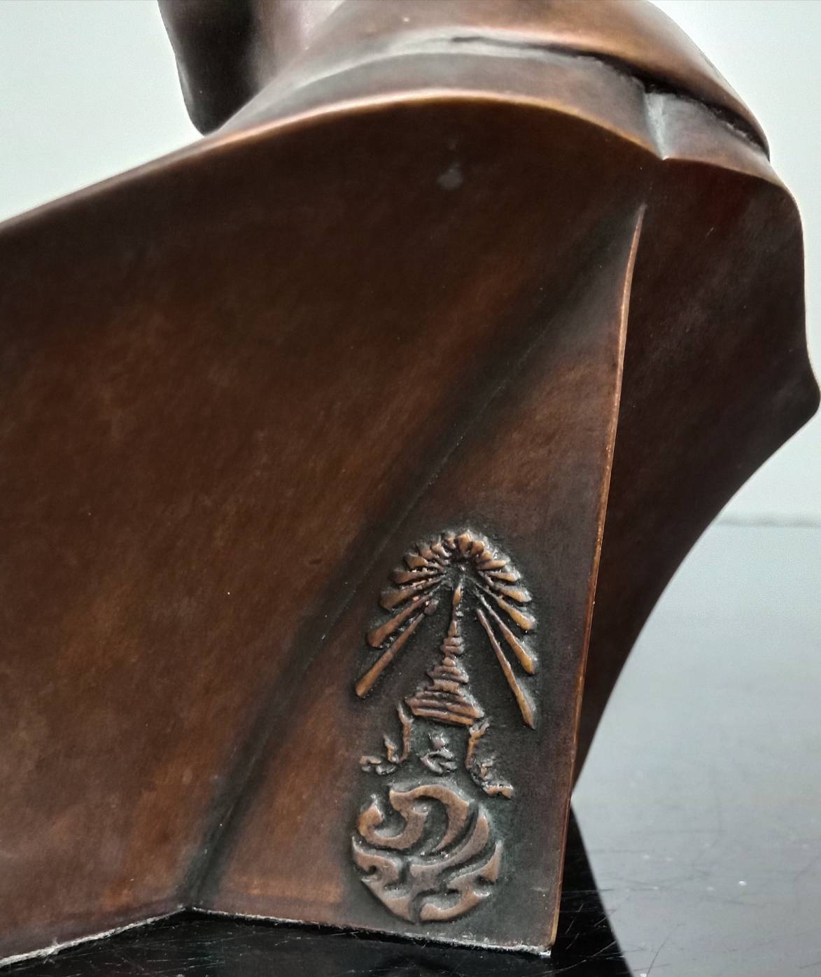 17.พระบรมรูปหล่อในหลวงรัชกาลที่ 9 พระบาทสมเด็จพระปรมินทรมหาภูมิพลอดุลยเดช