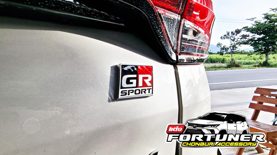 ป้ายโลโก้ GR Sport MADE IN JAPAN โตโยต้า ฟอร์จูนเนอร์