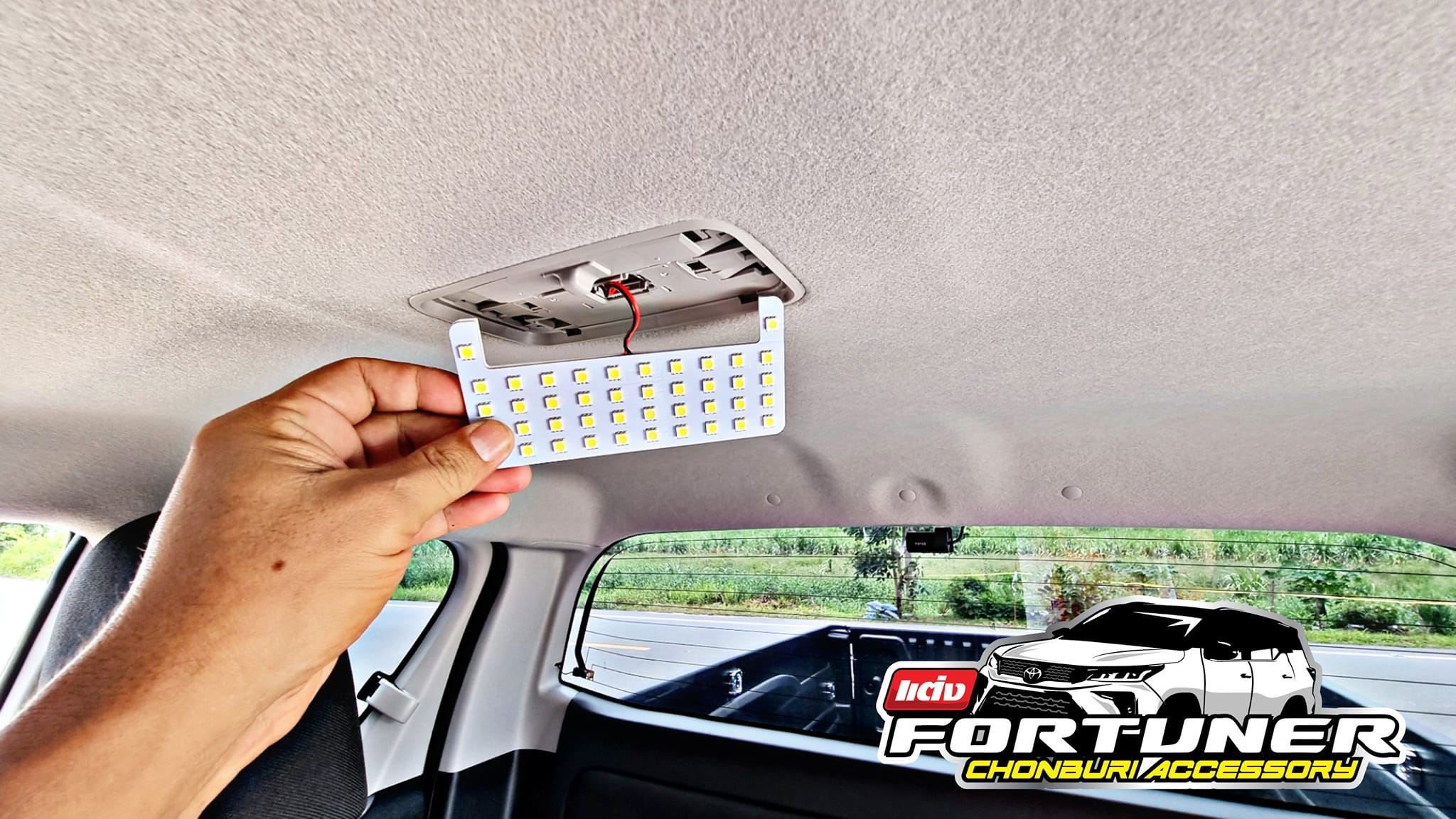 ไฟLEDเพดาน 42 ดวง เต็มโคม ส่องสว่าง ภายในรถ โตโยต้า ฟอร์จูนเนอร์
