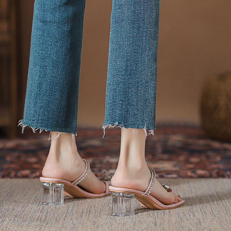 รองเท้าเเฟชั่น รองเท้า ผีเสื้อ ส้นเเก้ว ใส่สบาย เท้าเรียวยาว SH8083