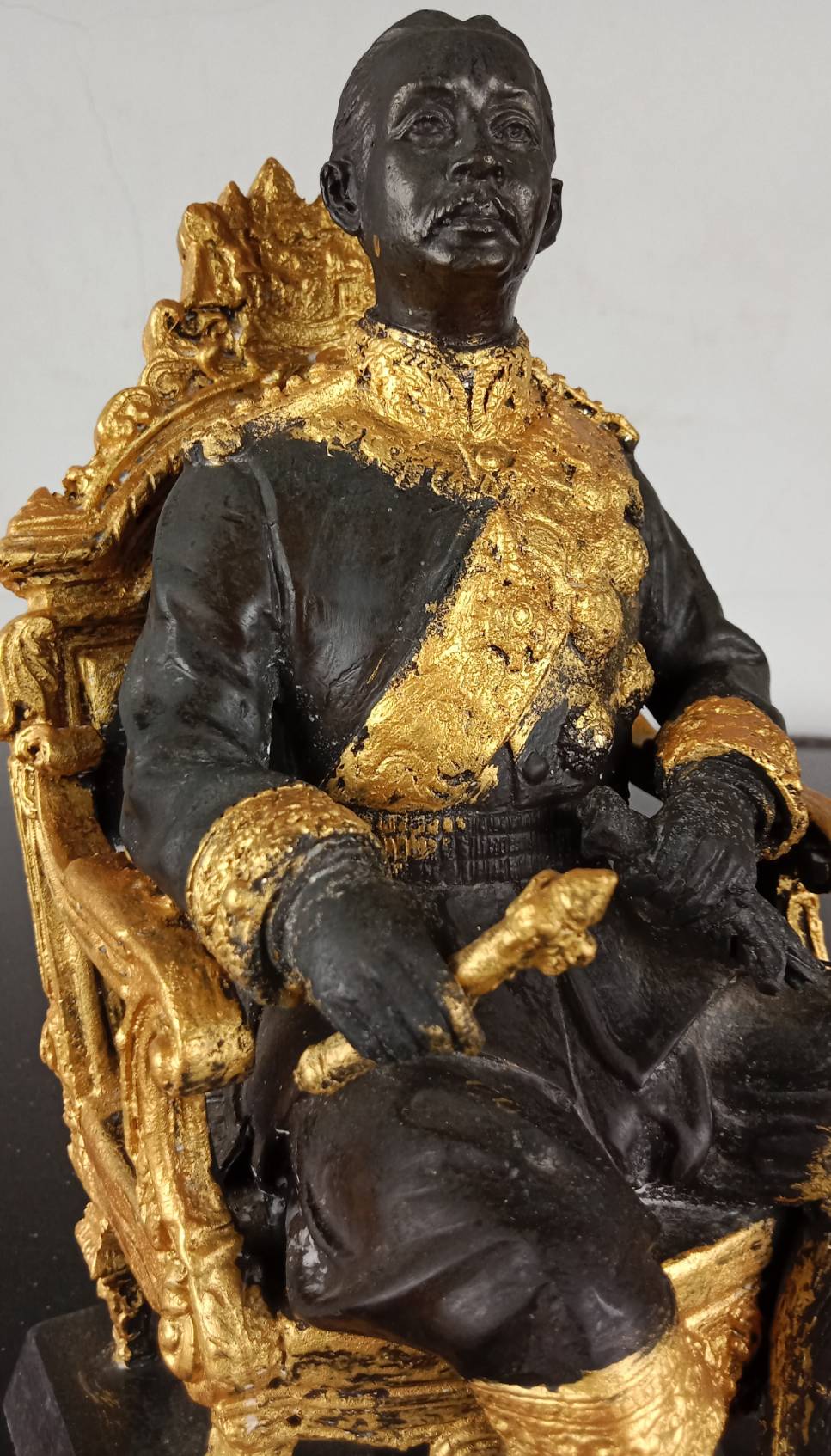 408.พระบรมรูปหล่อในหลวงรัชกาลที่5 พระบาทสมเด็จพระปรมินทรมหาจุฬาลงกรณ์ พระจุลจอมเกล้าเจ้าอยู่หัว ทรงประทับนั่งบัลลังก์