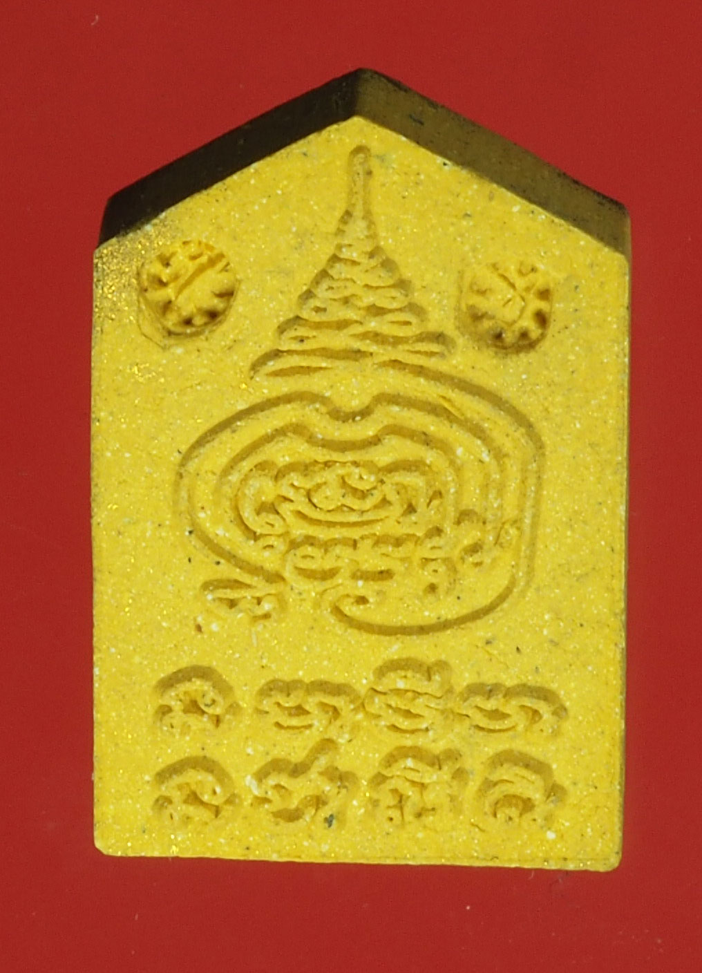 A387 นางกวักหลังยันต์ ลงบรอนซ์ด้านหลังตอกโค๊ต ดอกจันทร์ ไม่ทราบที่และปีสร้าง เนื้อผง 9