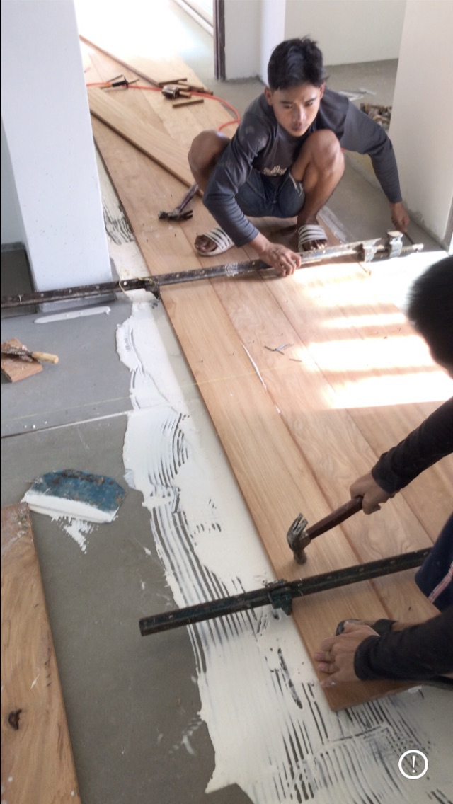 รับปูพื้นไม้