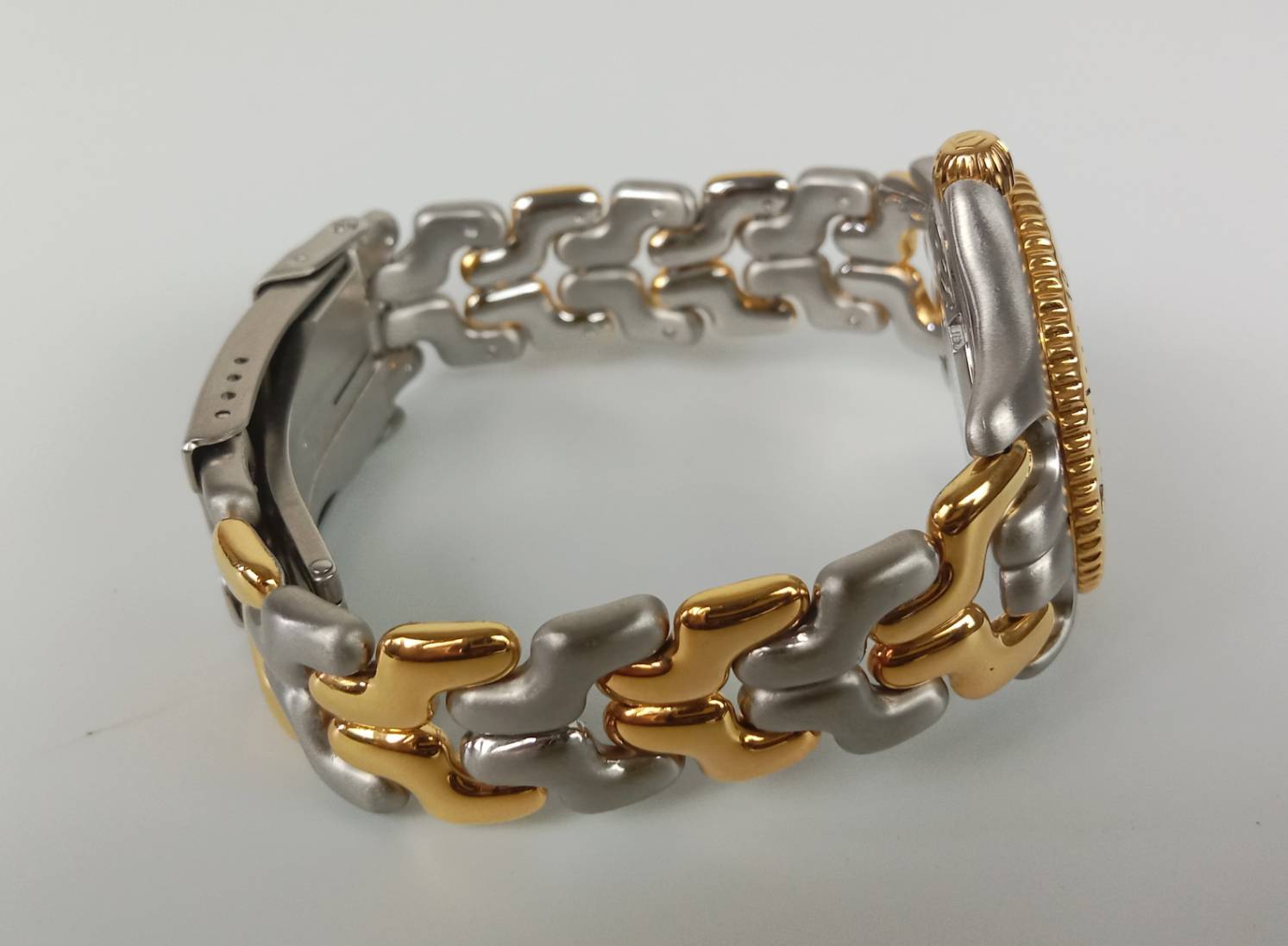 21.TAG HEUER ระบบ Quartz Boy size หน้าปัด 36 mm พร้อมกล่องแท้