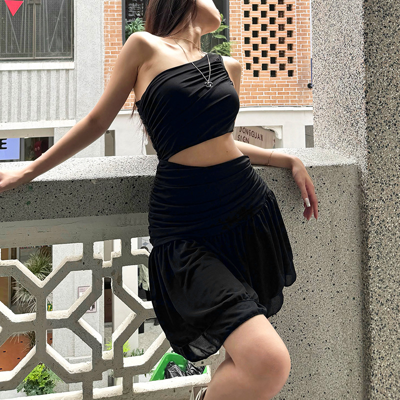 ชุดเดรส โชว์ไหล่ เว้าเอว เซ็กซี่ CN63586 พร้อมส่งในไทย