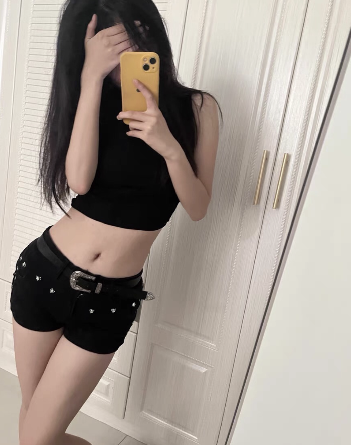 กางเกงขาสั้น เอวต่ำ แต่งหมุด KT8878 พร้อมส่งในไทย