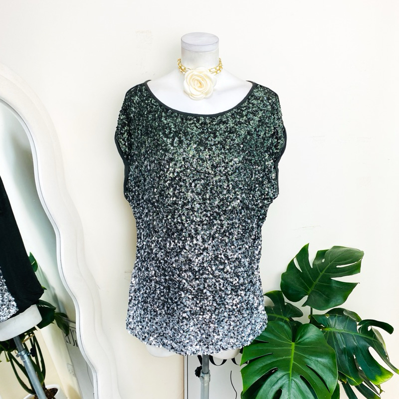 ไซด์ XXL แบรนด์ Mint แท้ 100%🌸เสื้อ ทรงครอป พลัสไซส์ งานเกล็ดวิบวับ ไล่เฉดสี ใส่ออกงาน ชุดออกงาน ชุดปาร์ตี้
