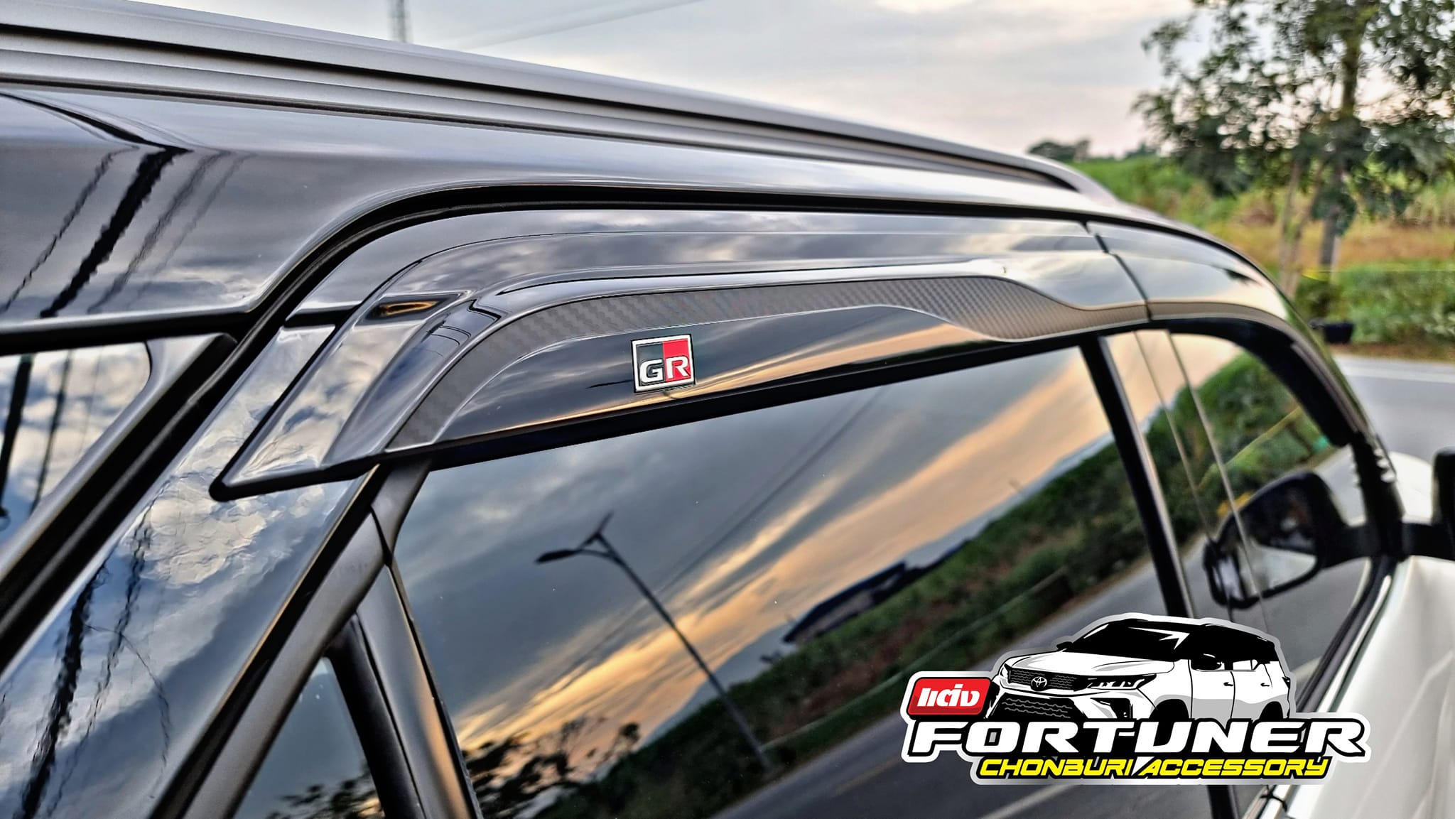 แผงบังแดดด้านข้าง GRsport ของแท้ โตโยต้า ฟอร์จูนเนอร์