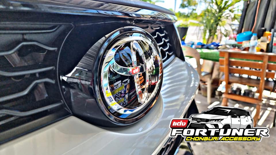 โลโก้แก้วสำหรับด้านหน้า แท้ศูนย์ โตโยต้า ฟอร์จูนเนอร์