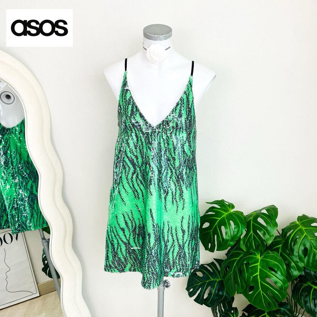 ไซด์ S แบรนด์ asos แท้ 100%🌸เดรส คอวีลึก สายเดี่ยว งานเกล็ดวิบวับ สีเขียว ใส่ออกงาน ทรงเข้ารูป เดรสออกงาน ชุดปาร์ตี้