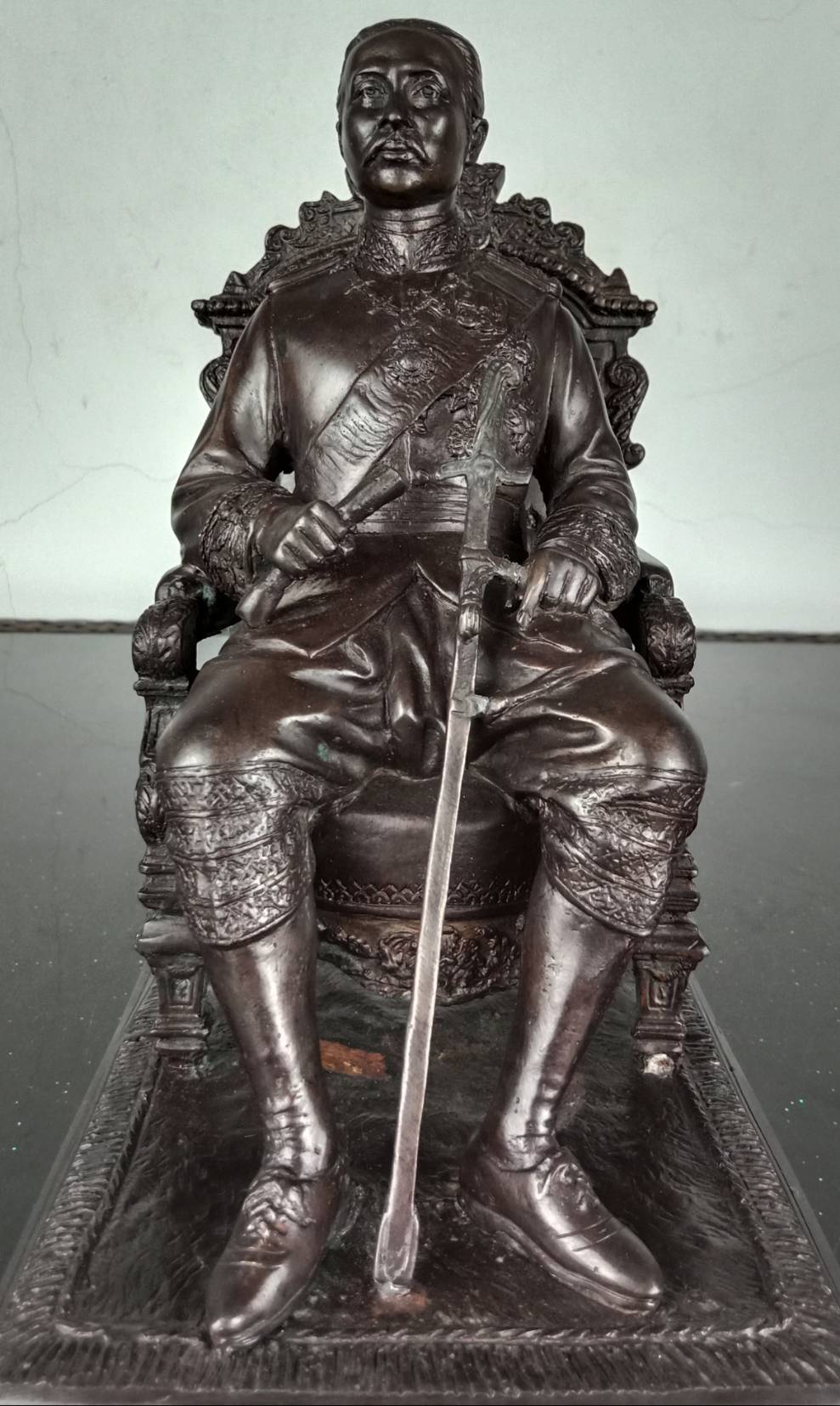 444.พระบรมรูปหล่อในหลวงรัชกาลที่5 พระบาทสมเด็จพระปรมินทรมหาจุฬาลงกรณ์ พระจุลจอมเกล้าเจ้าอยู่หัว ทรงประทับนั่งบัลลังก์