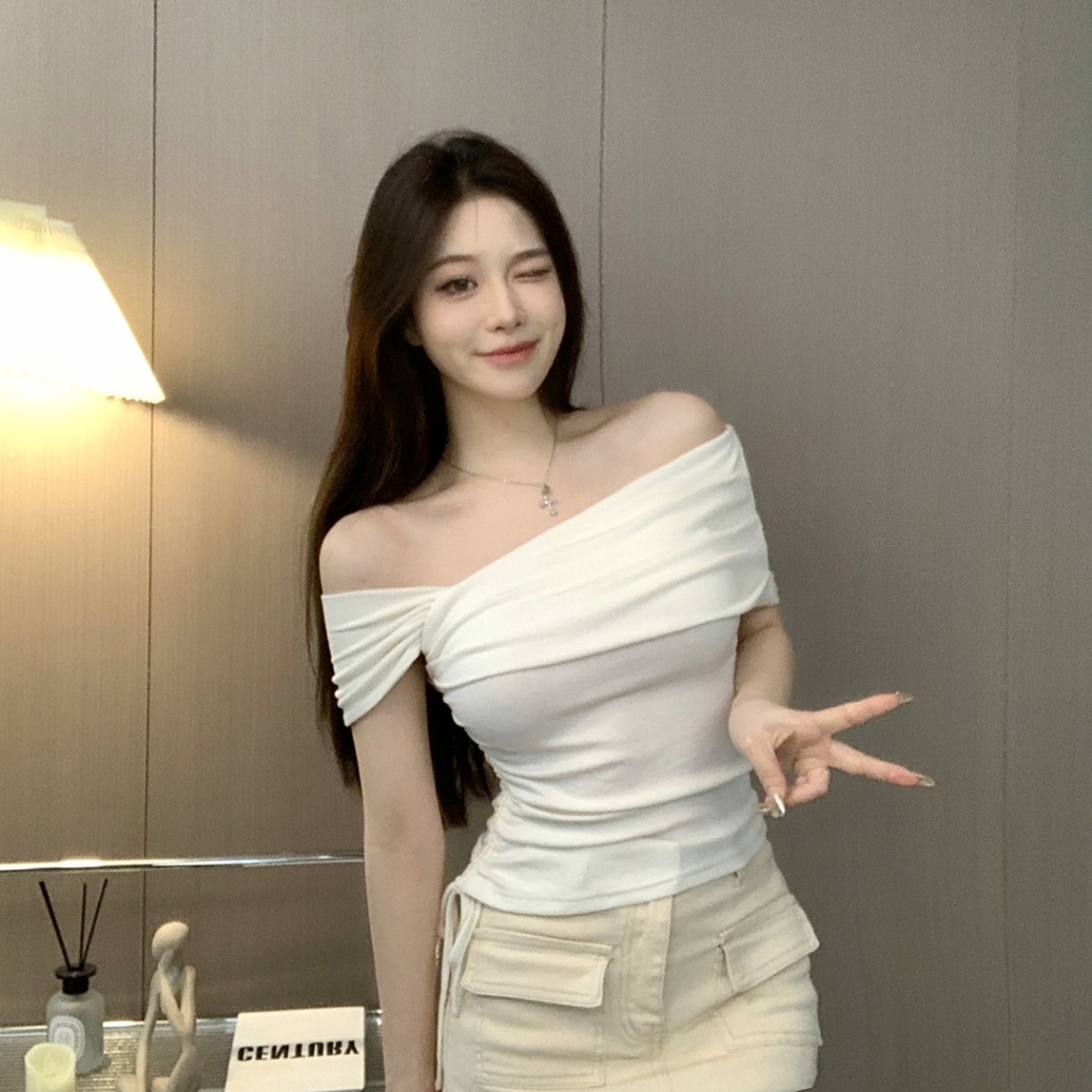เสื้อครอป เปิดไหล่ เสื้อสไตล์เกาหลี CN2333