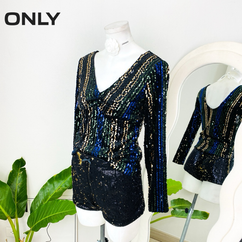 ไซด์ S มือ1 แบรนด์ Only แท้ 100%🌸เสื้อ ผ้ากำมะหยี่ ขยุ้มอก ทรงครอป งานเกล็ดวิบวับ สีรุ้ง ใส่ออกงาน ชุดปาร์ตี้ วันเกิด