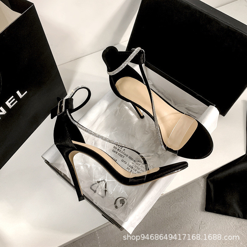 รองเท้าส้นสูง สายรัดข้อ สายวิ๊งเพชร สูง 4 นิ้ว SH0163