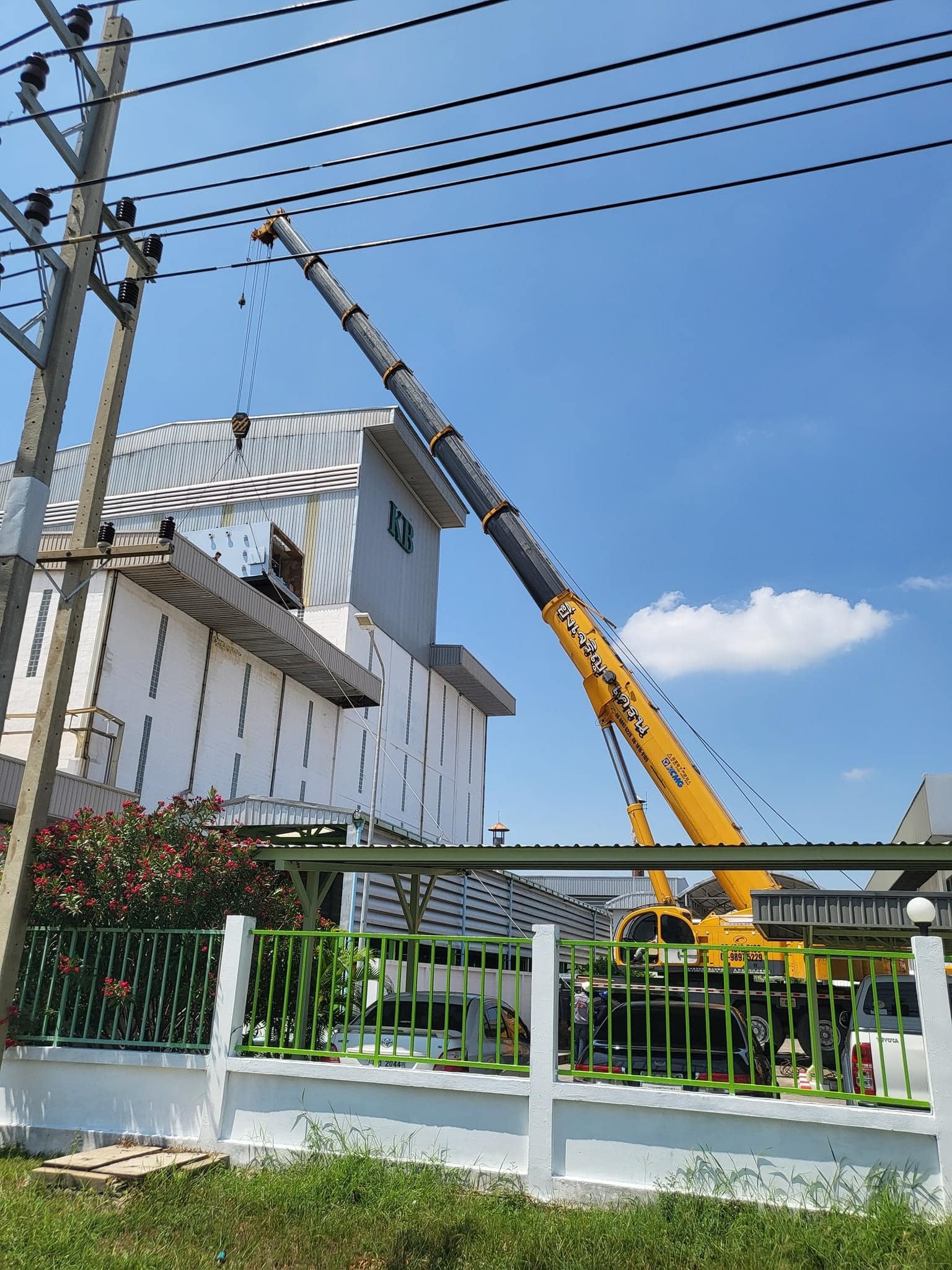ให้เช่ารถเครนขนาด300ตัน รถเครน300ตัน รถเครนรับจ้าง 出租起重機300噸