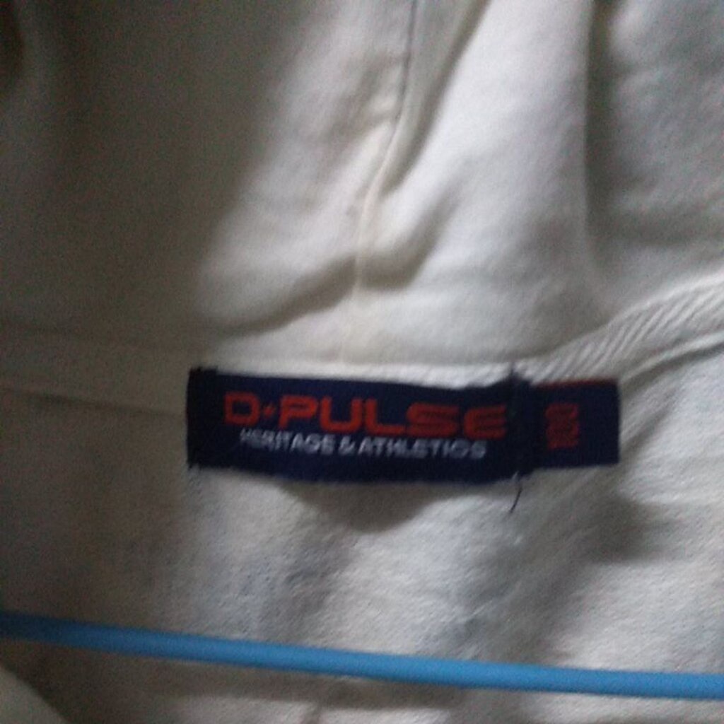 เสื้อสเวตเตอร์ฮู้ดมือสองสีขาวรูปดาว