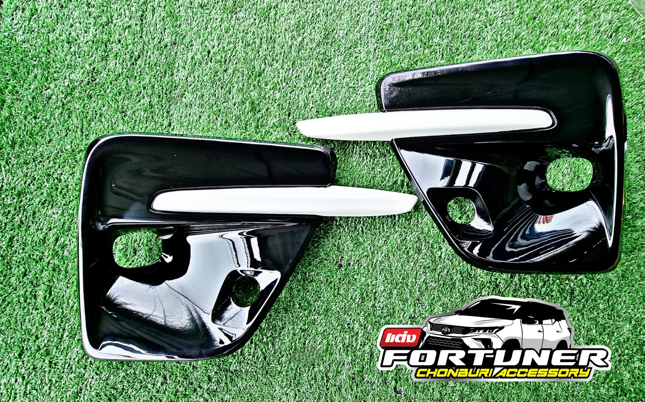 ครอบไฟตัดหมอก GRsport โตโยต้า ฟอร์จูนเนอร์