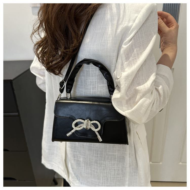 ดำ กระเป๋าโบว์เพชร รหัส Bag004