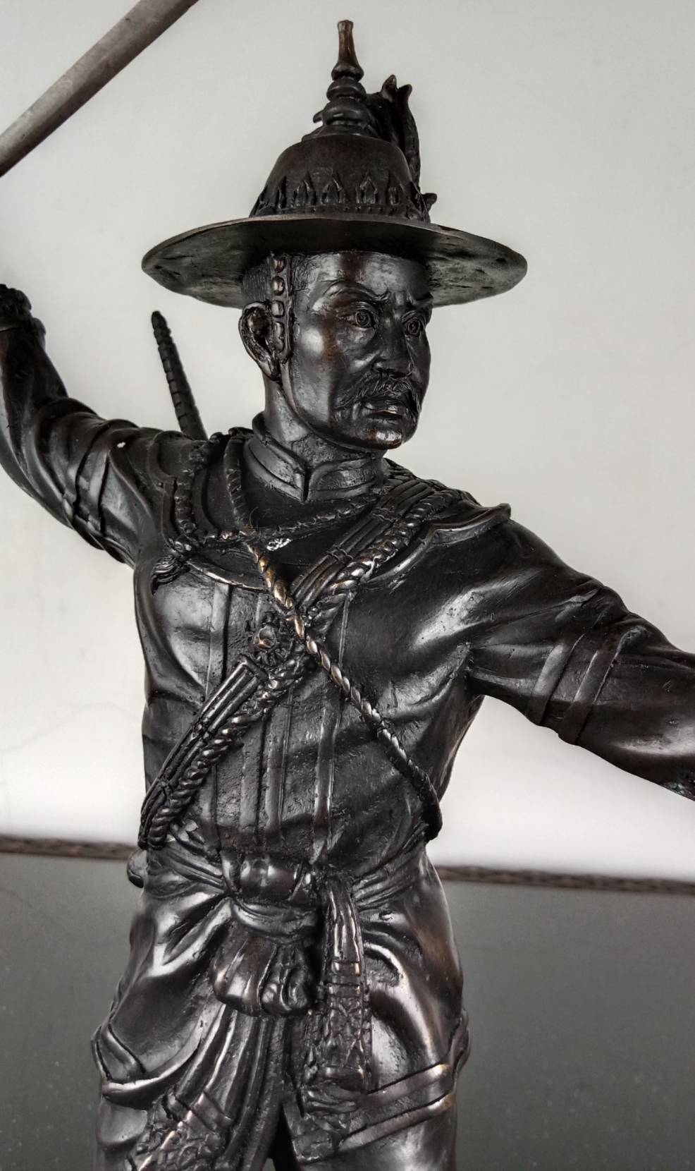 410.พระบรมรูปหล่อสมเด็จพระเจ้าตากสินมหาราช ทรงยืน