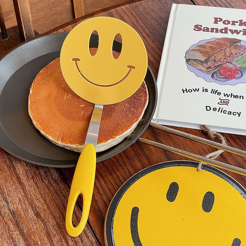 Smile flip cooking tool kitchen tool