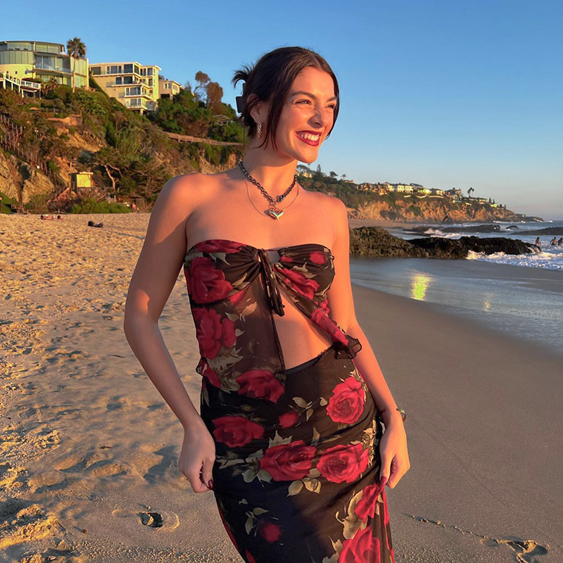 ชุดเซท เสื้อ+กระโปรง กุหลาบ พร้อมส่งด่วนในไทย