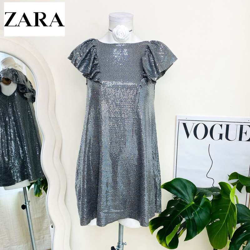 ไซด์ XS แบรนด์ ZARA แท้ 100%🌸เดรส งานเกล็ดวิบวับ สีเงิน ใส่ออกงาน ทรงเข้ารูป เดรสออกงาน ชุดปาร์ตี้(500)