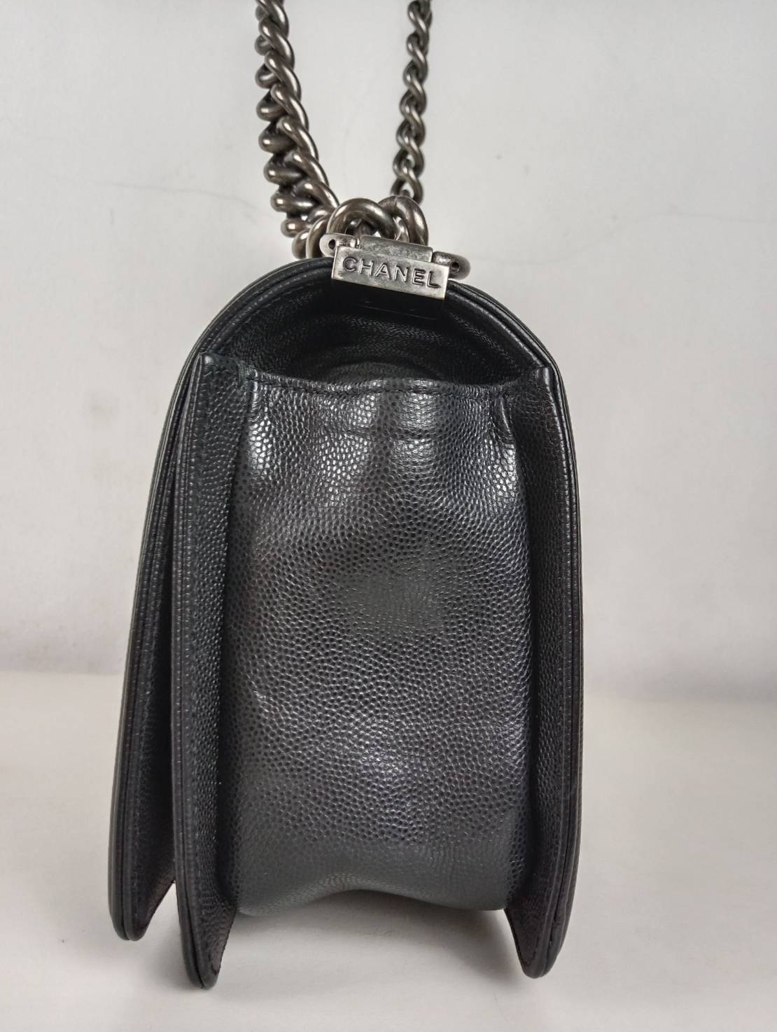 Chanel boy 10" Caviar RHW holo25 Very good condition FULLSET