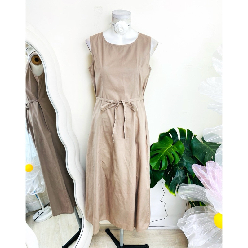 ไซด์ M-L แบรนด์ Jasmi แท้ 100%🌸จั๊มสูท มีเชือกผูกโบว์เอว ผ้าคอตตอน Luxury งานเกล็ดวิบวับ สีน้ำตาล ใส่ออกงาน ชุดปาร์ตี้