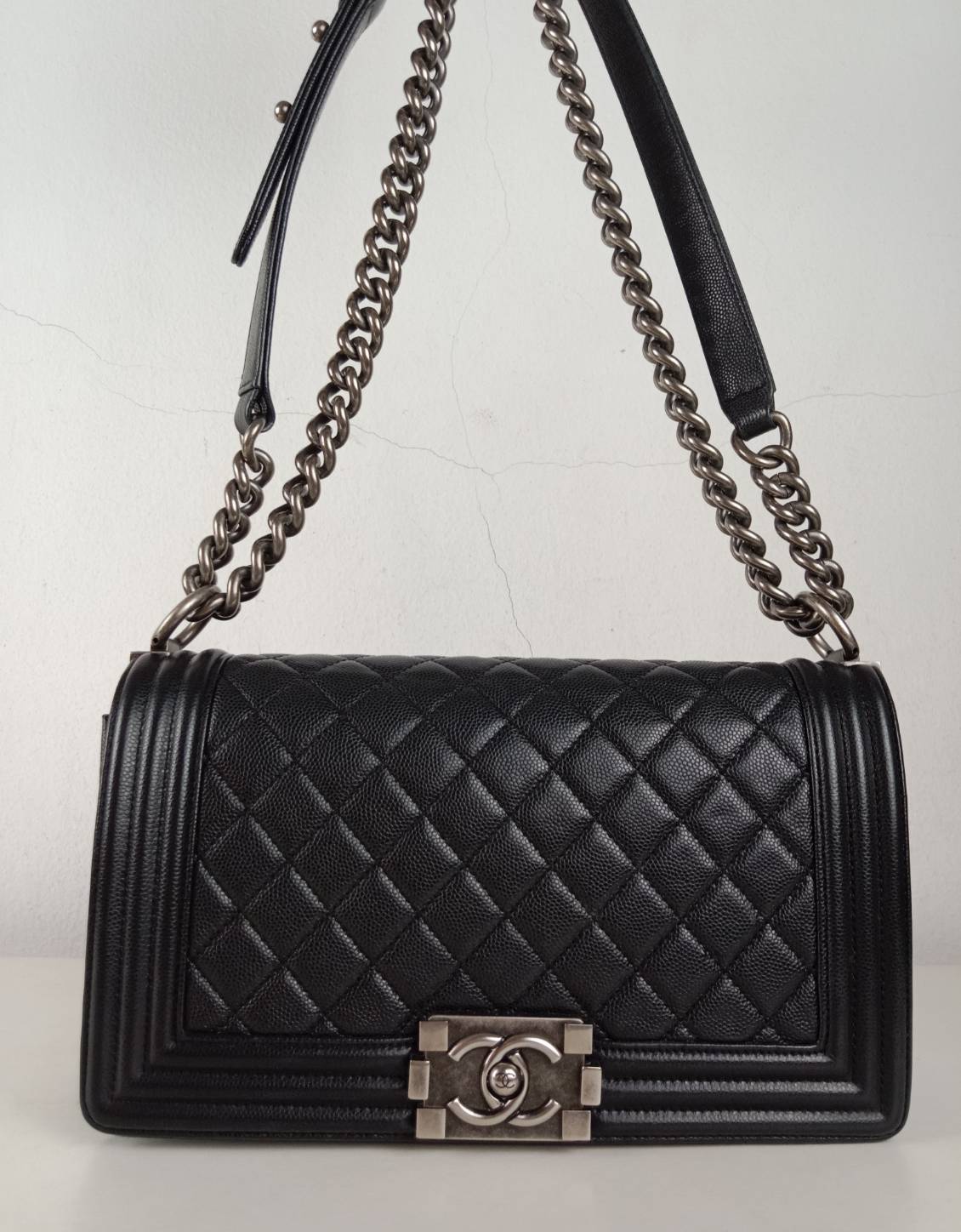 Chanel boy 10" Caviar RHW holo25 Very good condition FULLSET