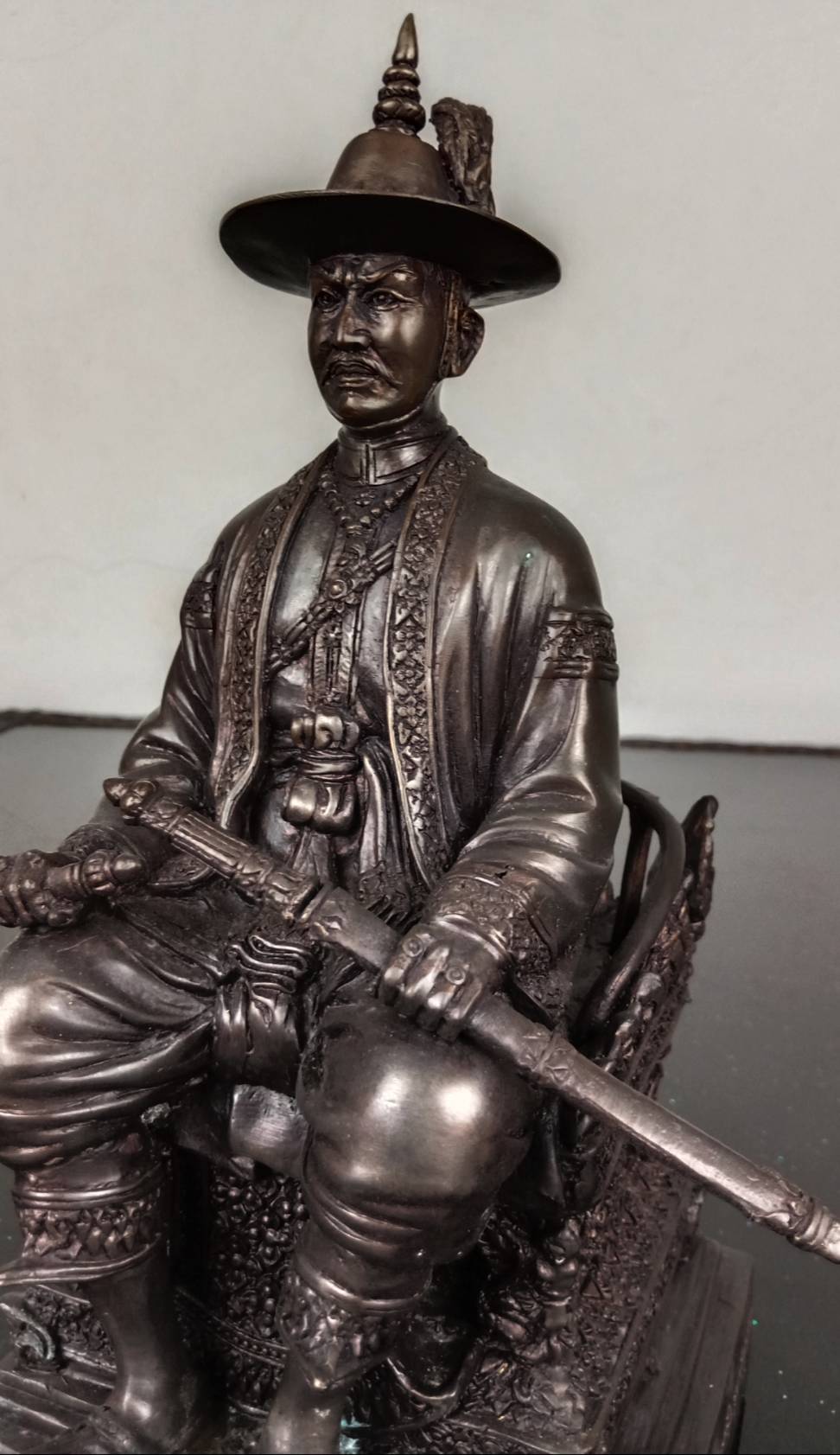 483.พระบรมรูปหล่อสมเด็จพระเจ้าตากสินมหาราช ทรงประทับนั่งบัลลังก์