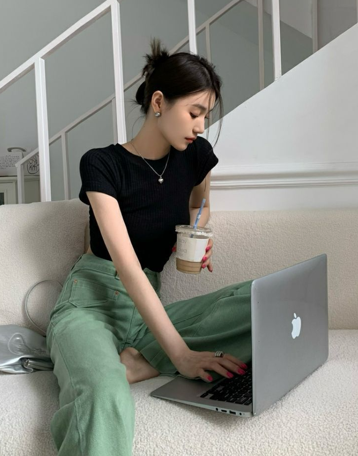 เสื้อครอป ผ้าร่อง โชว์หลัง รหัส CN2438