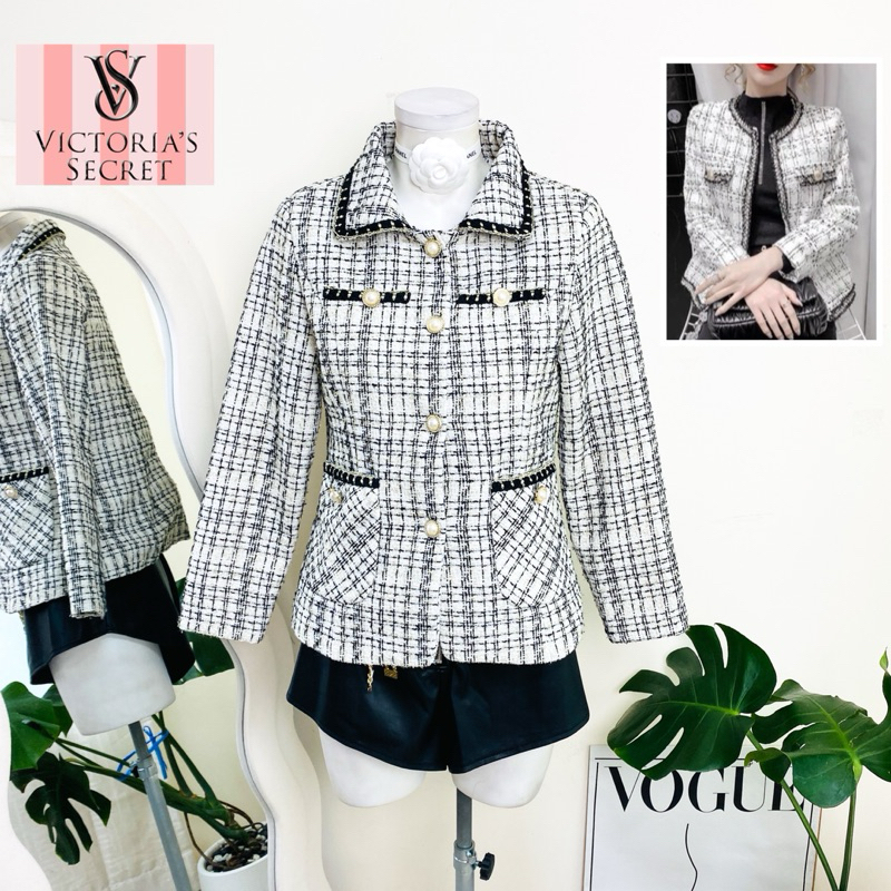ไซด์ S-M แบรนด์ Victotia แท้ 100%🌸เสื้อแขนยาวผ้าทวิต กระดุมหน้า ผ้าทวิต Tweed งานวิบวับ สีขาว/ดำ ใส่ออกงาน ชุดปาร์ตี้