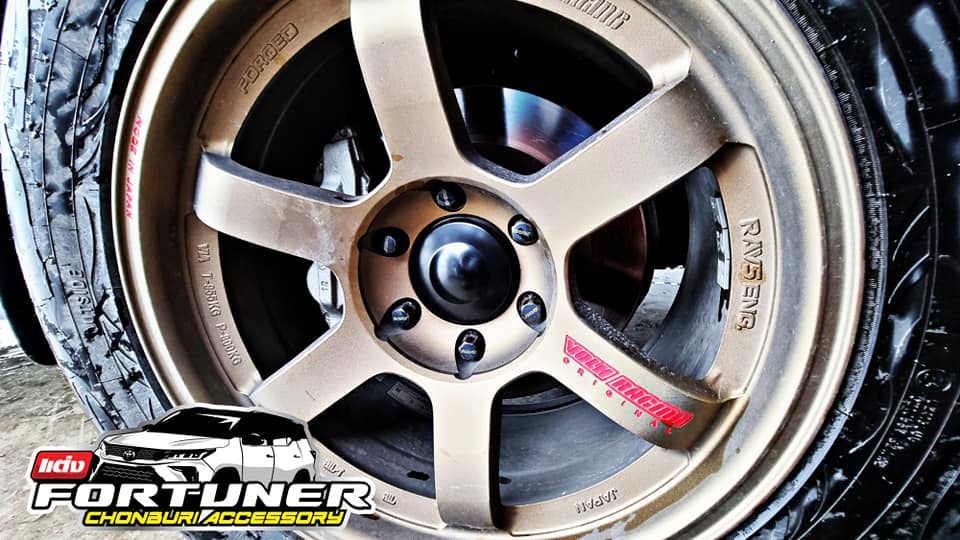 ฝาครอบดุมล้อ 4x4 โตโยต้า ฟอร์จูนเนอร์