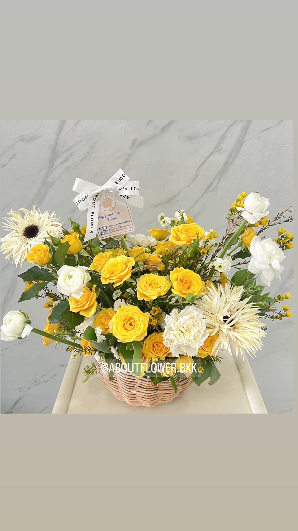 Fresh Flower Basket กล่องดอกไม้สด Style Korea โทนเหลือง พร้อมตกแต่ง สามารถเปลี่ยนสีได้