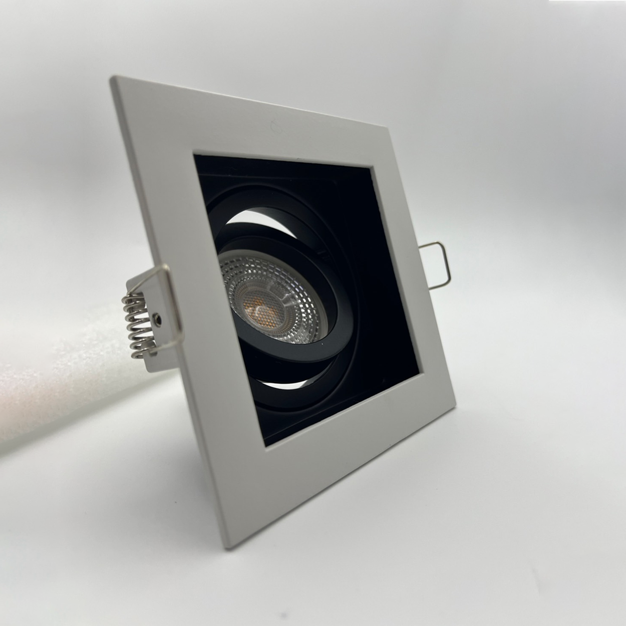 โคมไฟดาวน์ปรับได้ Recessed Downlight Square Adjustable Die-casting aluminum White + Black Color IP20