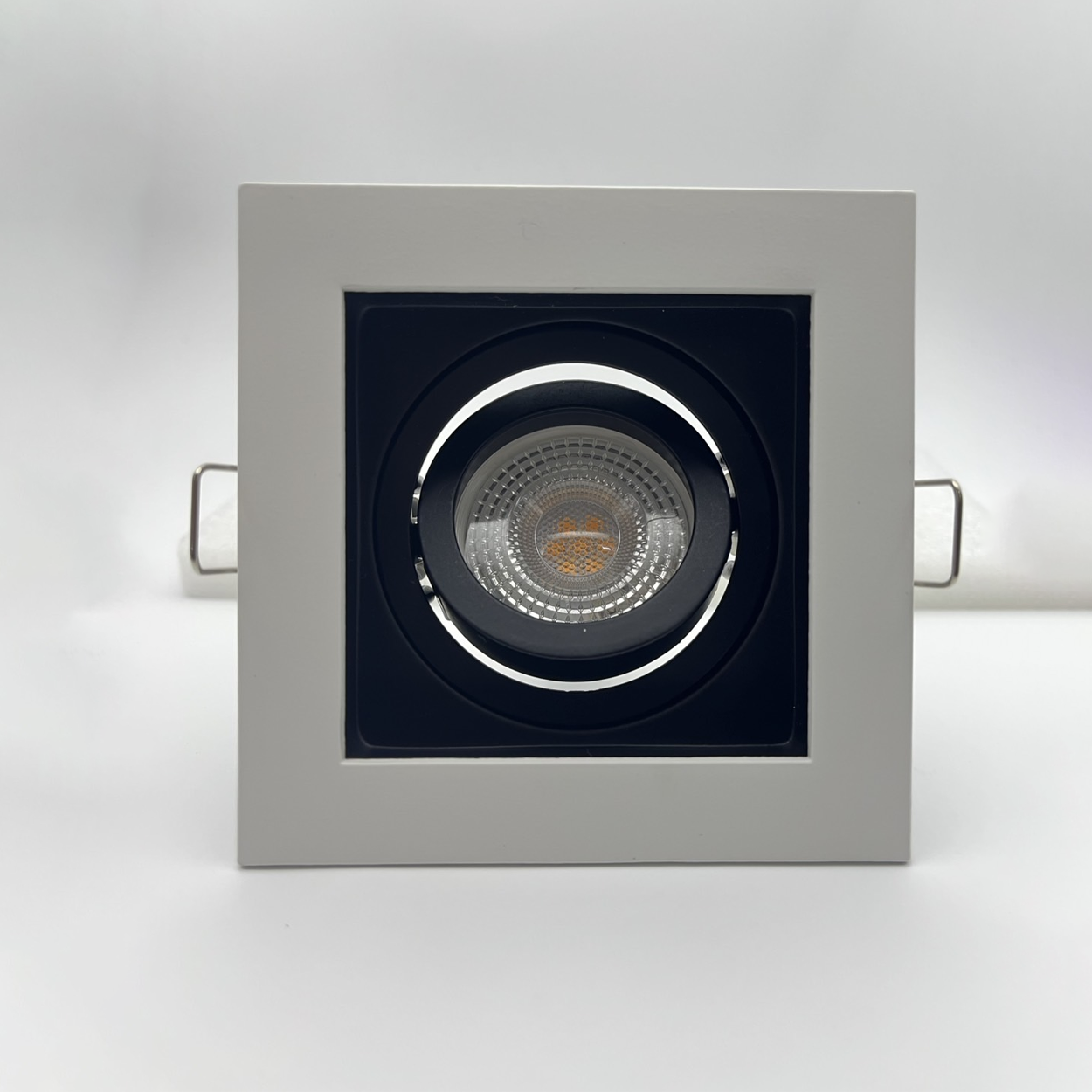 โคมไฟดาวน์ปรับได้ Recessed Downlight Square Adjustable Die-casting aluminum White + Black Color IP20