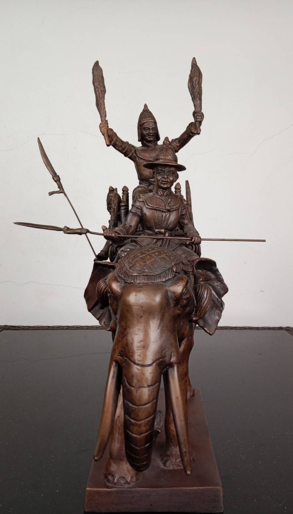 587.พระบรมรูปหล่อสมเด็จพระนเรศวรมหาราชทรงช้างศึก