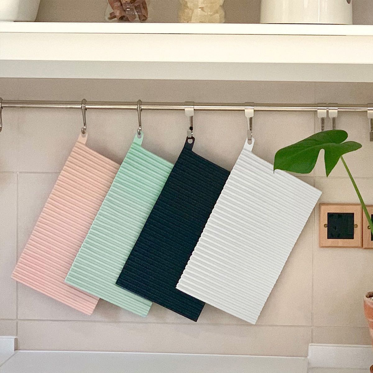 SILICONE DISH DRYING MAT + POT HOLDER