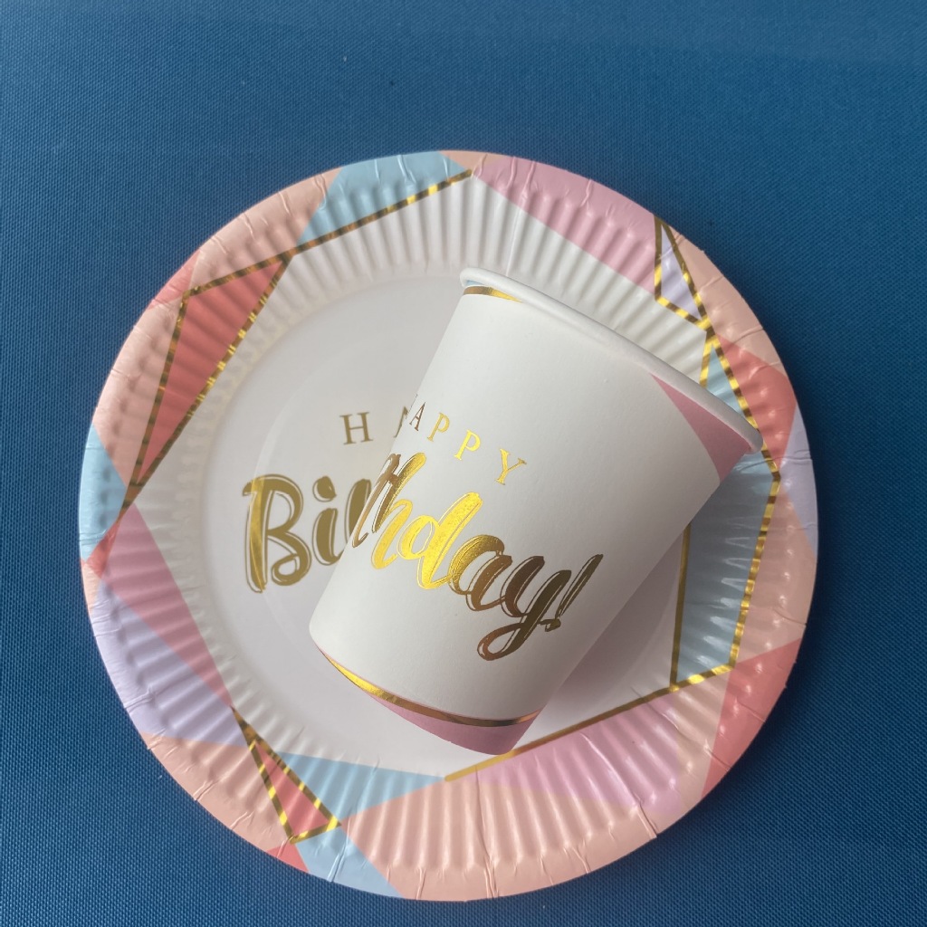 จาน แก้ว หลอด กระดาษ แฟนตาซีปาร์ตี้ วันเกิด ปีใหม่แพค 10 ใบ