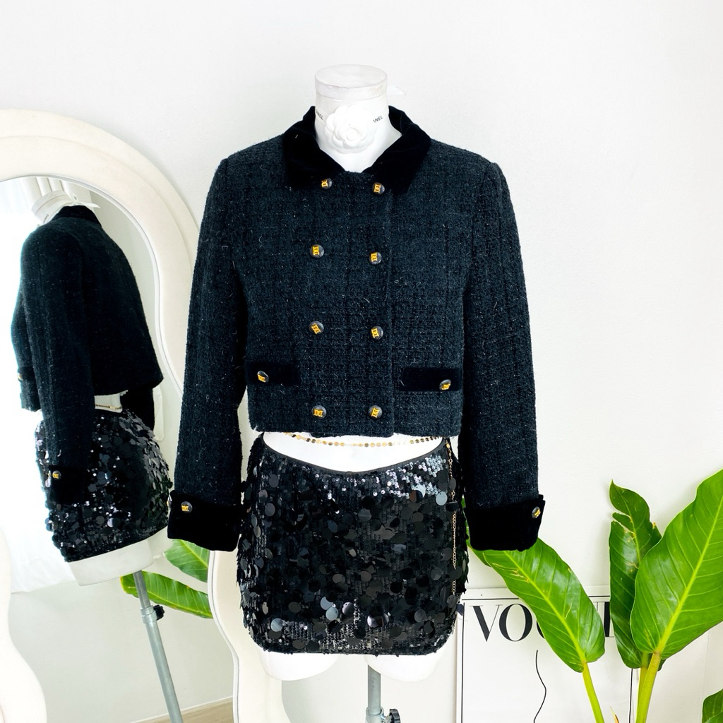 ไซด์ M แบรนด์แท้ 100%🌸เสื้อแขนยาว ทรงครอป ผ้ากำมะหยี่ กระดุมหน้า ผ้าทวิต Tweed งานวิบวับ สีดำสนิท ใส่ออกงาน ชุดปาร์ตี้