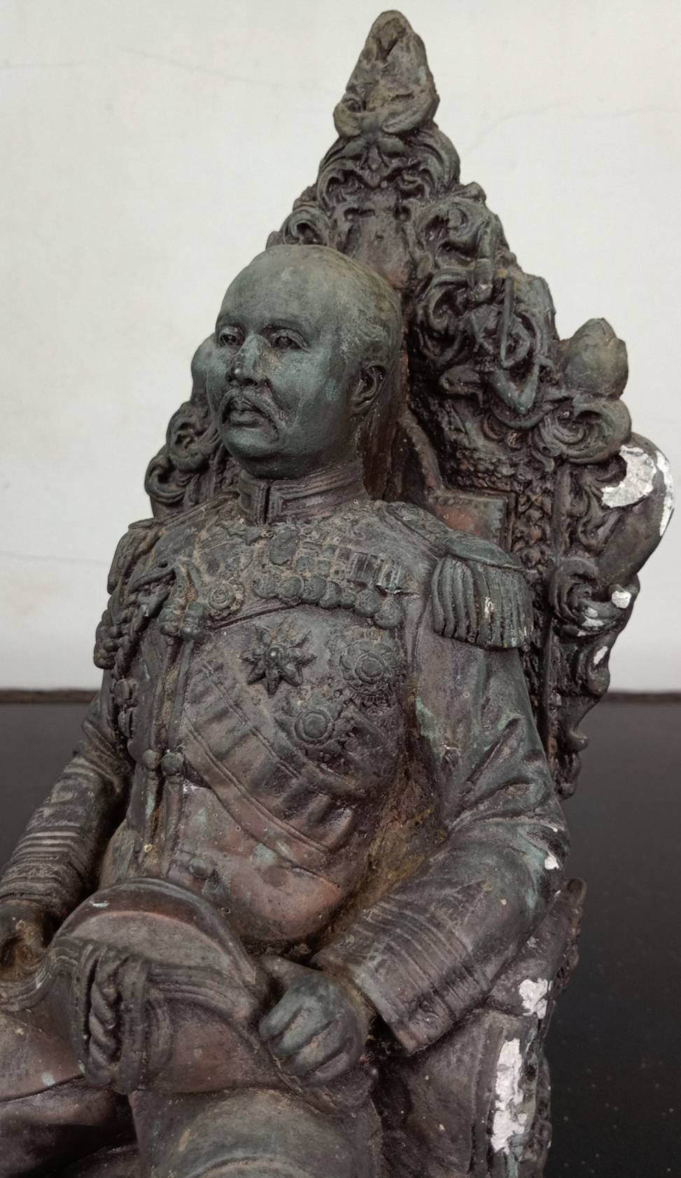 581.พระบรมรูปหล่อในหลวงรัชกาลที่ 5 พระบาทสมเด็จพระปรมินทรมหาจุฬาลงกรณ์ พระจุลจอมเกล้าเจ้าอยู่หัว ทรงประทับนั่งบัลลังก์