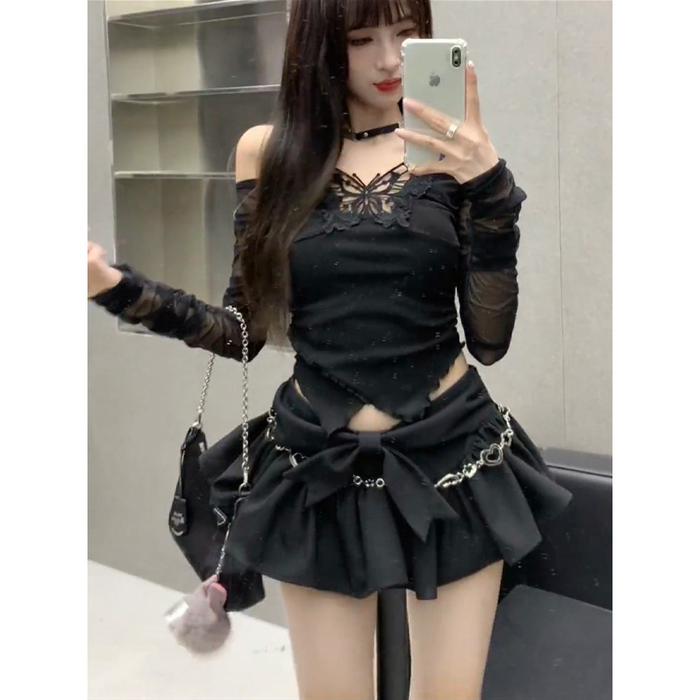 (จัดส่งจากกรุงเทพฯ) เสื้อครอปแขนยาว ผีเสื้อหน้าอก เสื้อเข้ารูป CN2425