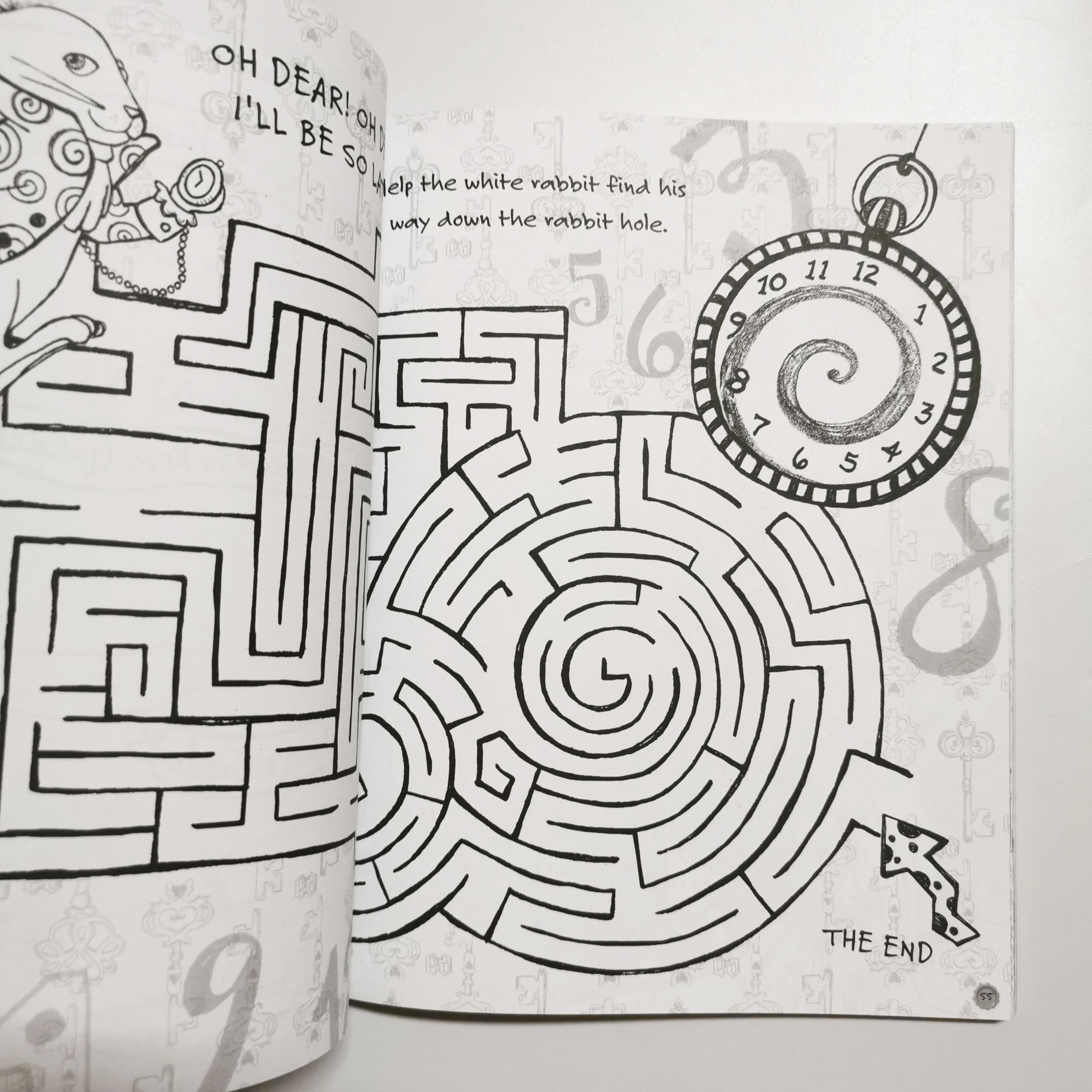 A Wonderlandiful Doodle Book (Ever After High)