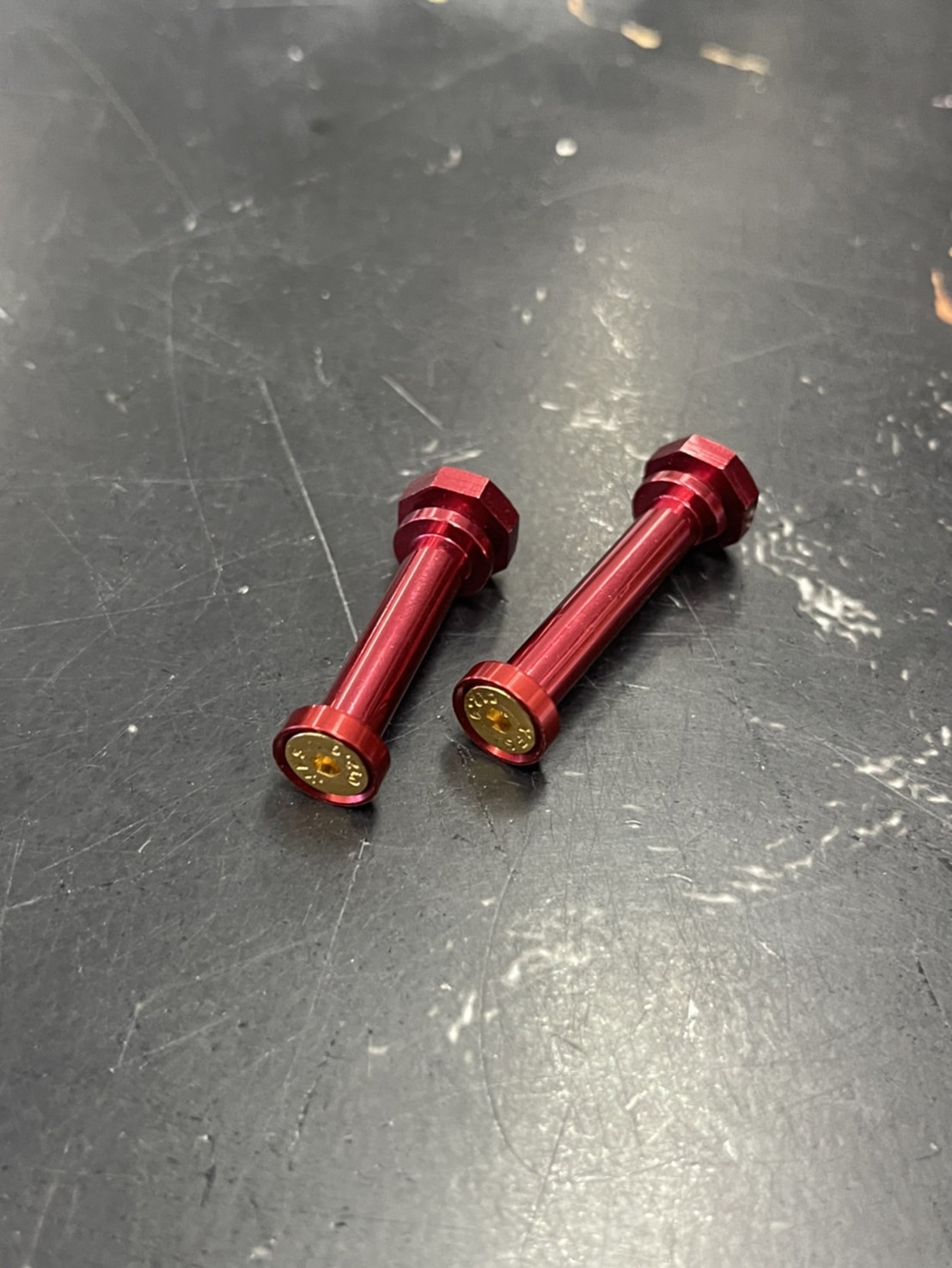 สลักบอดี้ CNC / RD สีแดง