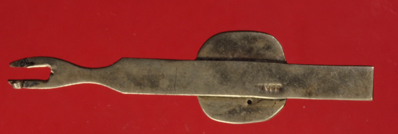 ฺB2861 กลัดติดไทด์ เนื้ออัลปาก้าลงถม 16