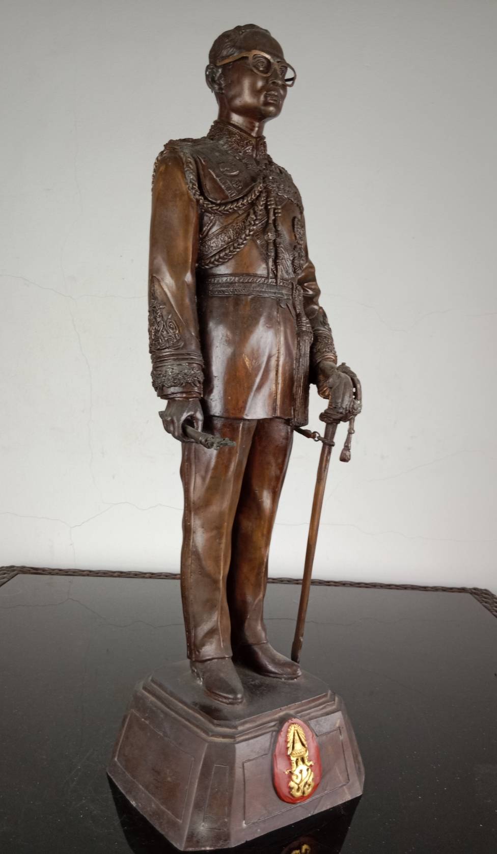 30.พระบรมรูปหล่อโลหะในหลวงรัชกาลที่9 พระบาทสมเด็จพระปรมินทรมหาภูมิพลอดุลยเดช(รมดำ)